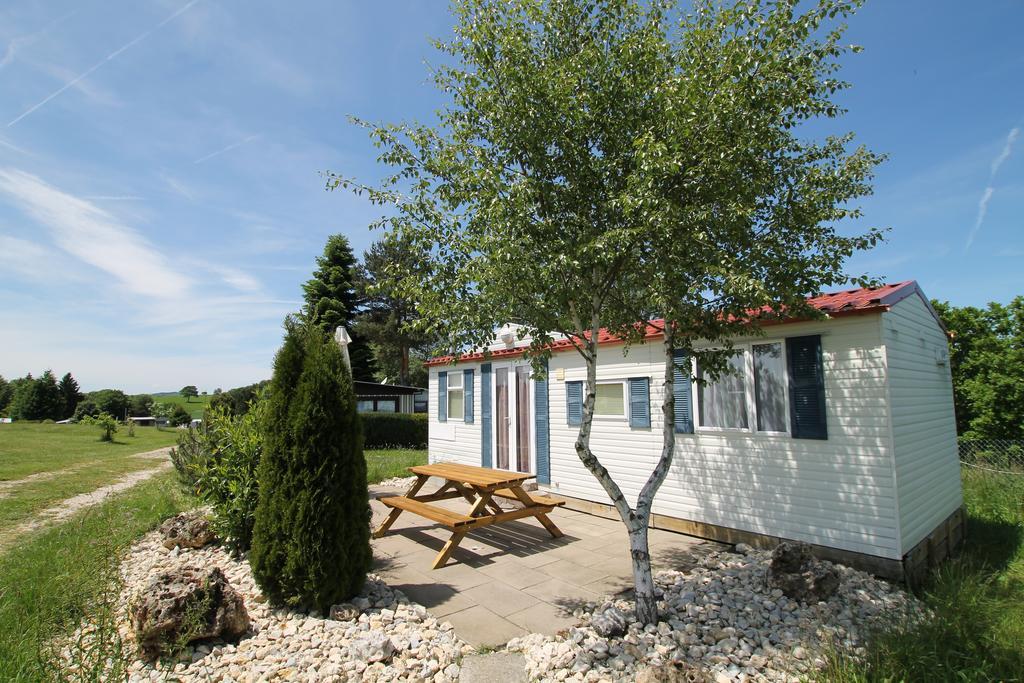 Azur Camping Schwaebische Alb Sonnenbühl Екстериор снимка